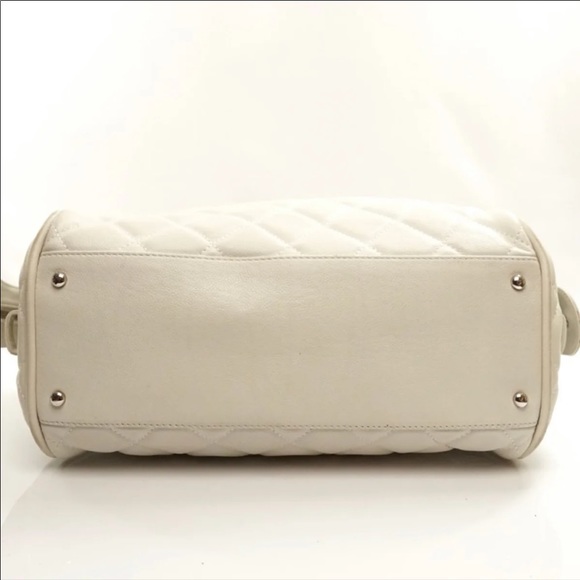 🌹 💯% CHANEL ~ SATCHEL🌹Wallet SOLD SEPARATELY - Picture 9 of 16